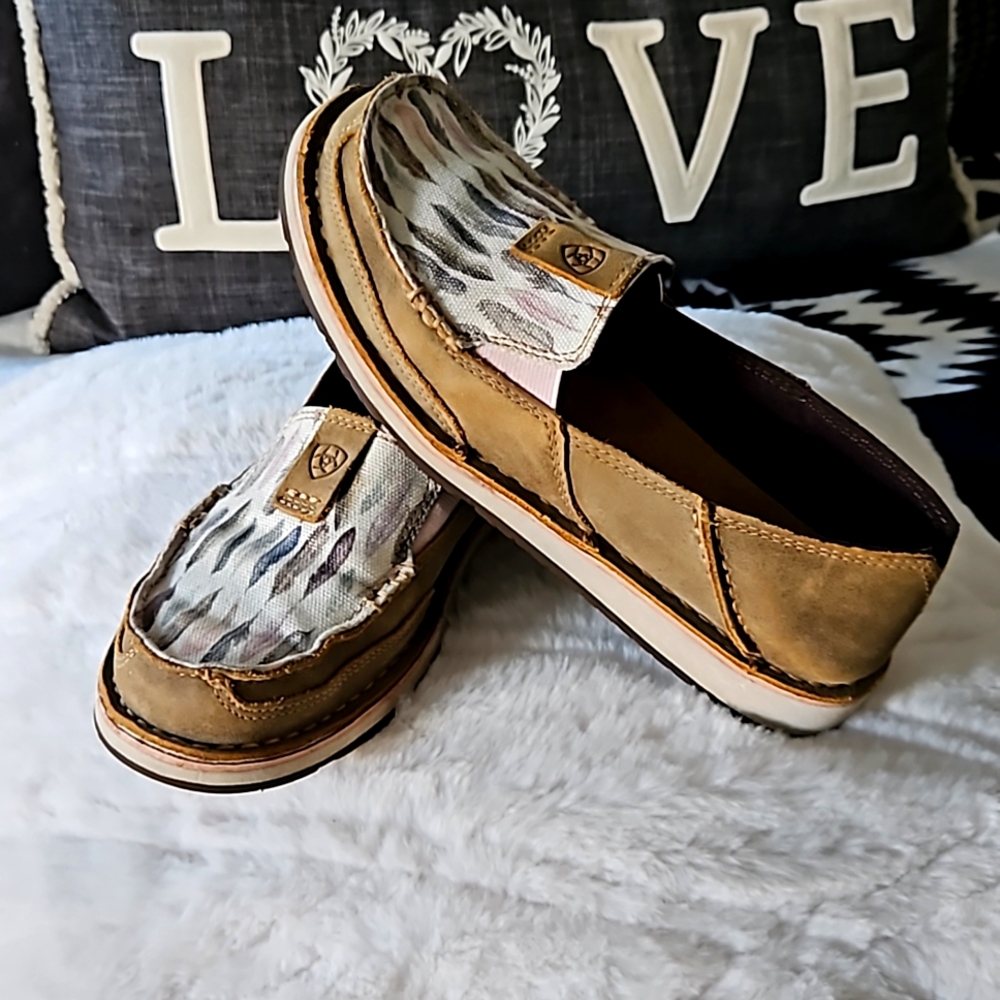 Ariat Crusiers